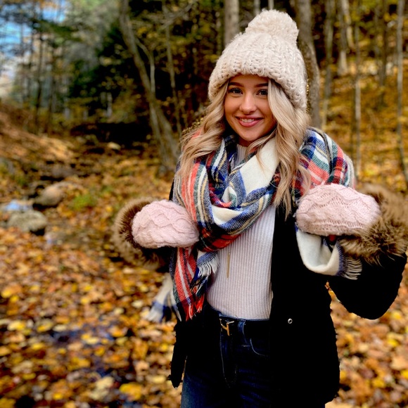 Meet your Posher, Savannah - Picture 1 of 1